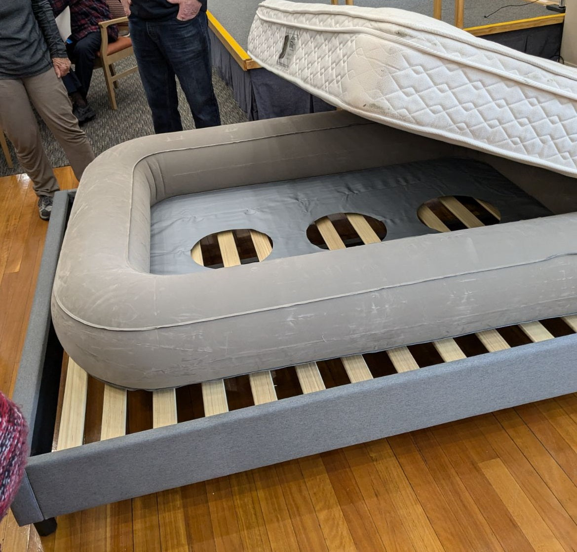 Queen Bedezy Mattress Lifter